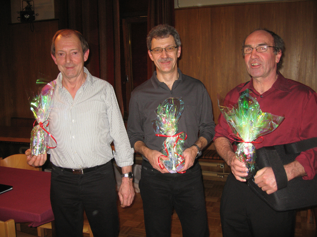 Die Kategorie der Älteren in der Männerriege gewann Urs Jud (mitte) vor Peter Hofstetter (rechts) und Paul Romer (links). 
